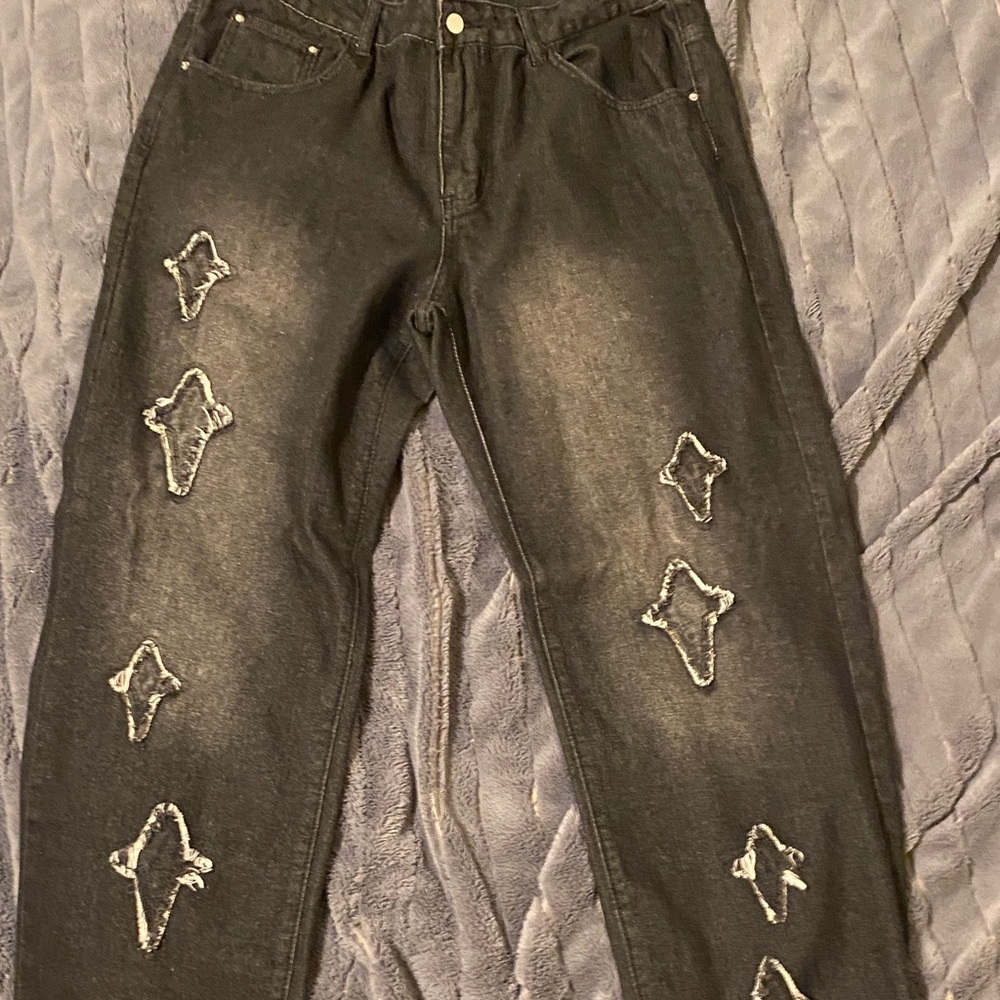 SHEIN Black Relaxed Men Jeans with Distressed Details